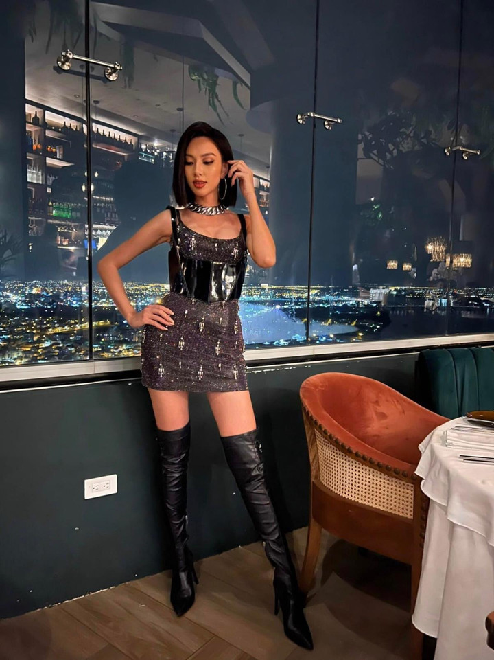 Vẻ đẹp nóng bỏng và bí ẩn của Hoa hậu Thùy Tiên trong bộ ảnh mới - 9