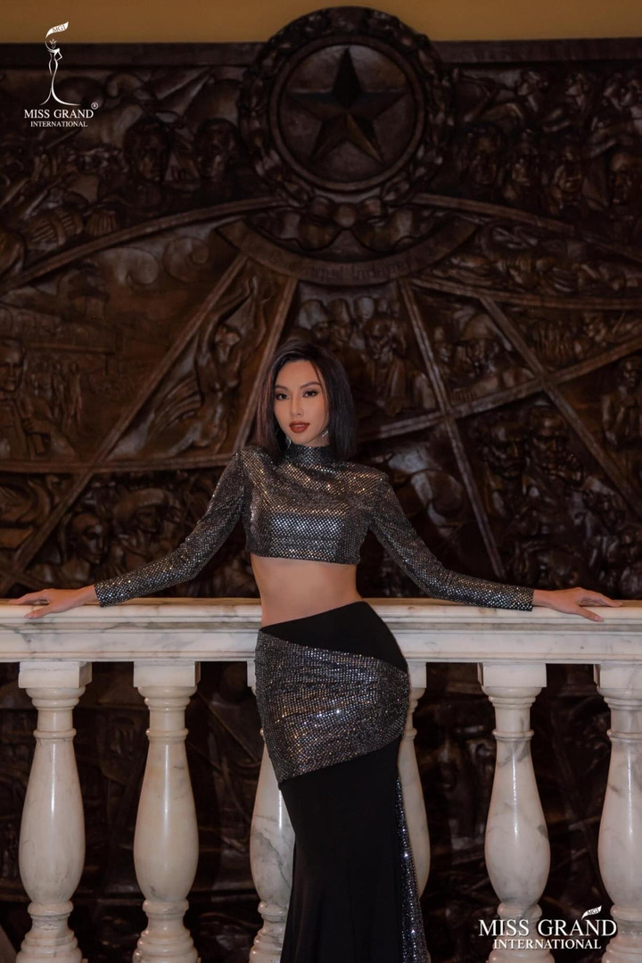 Vẻ đẹp nóng bỏng và bí ẩn của Hoa hậu Thùy Tiên trong bộ ảnh mới - 3