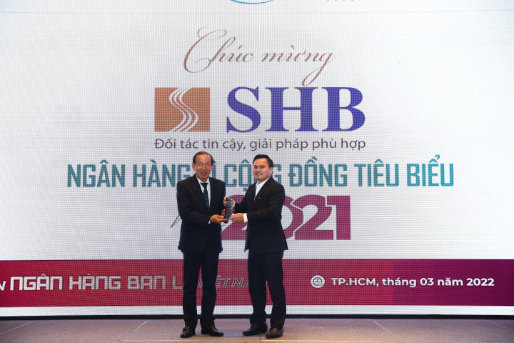 SHB tiếp tục thắng lớn trong lễ trao giải Ngân hàng Việt Nam tiêu biểu 2021 - 1