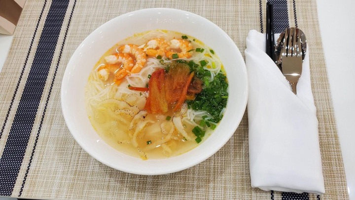 Đồ ăn nóng phong vị 3 miền: 'Đặc sản' của Phòng chờ Thương gia Bamboo Airways - 5