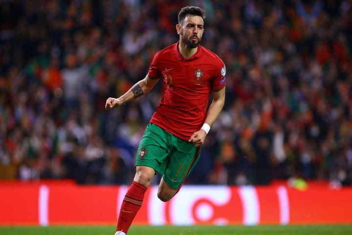 Ronaldo giành vé đến World Cup 2022, Salah ngậm ngùi chia tay - 1