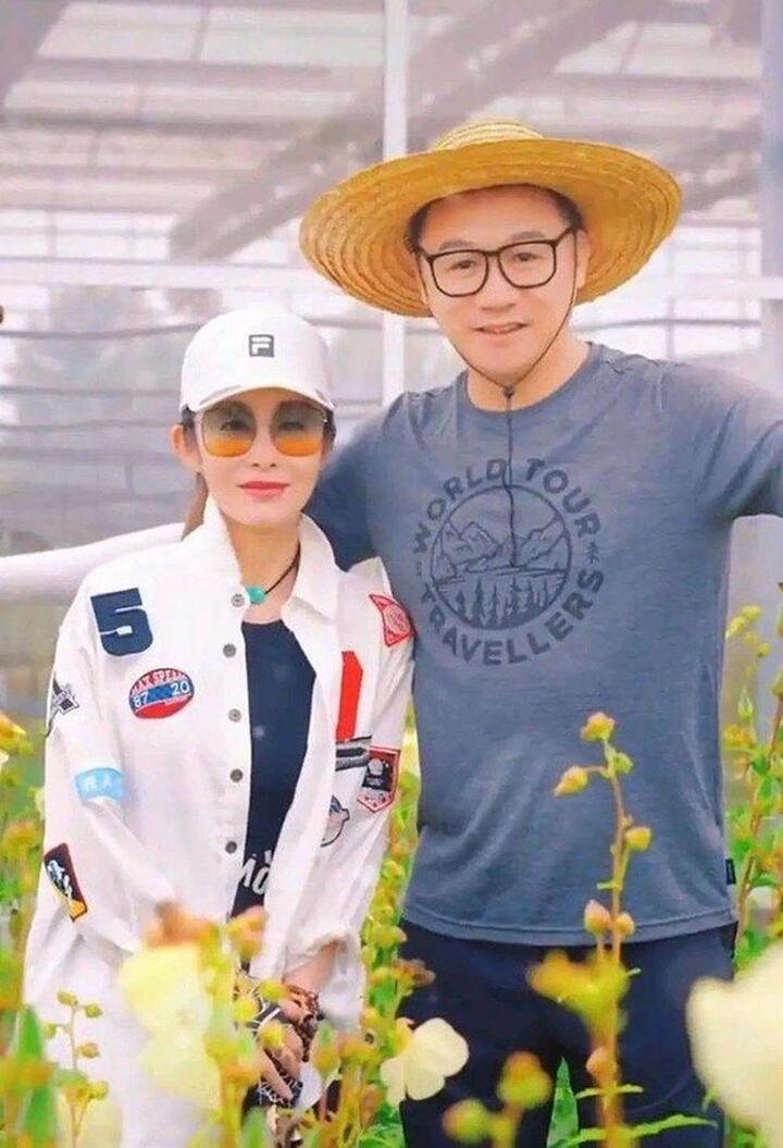 2 tài tử bỏ showbiz, về quê làm nông: Người là tỷ phú, người an phận thủ thường - 8