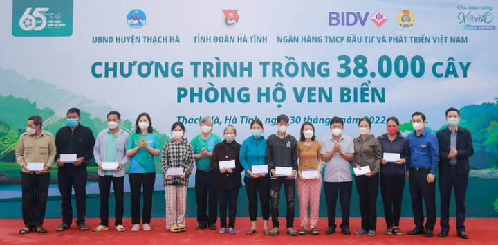 BIDV khánh thành Nhà cộng đồng tránh lũ, trồng cây phòng hộ ven biển tại Hà Tĩnh - 2