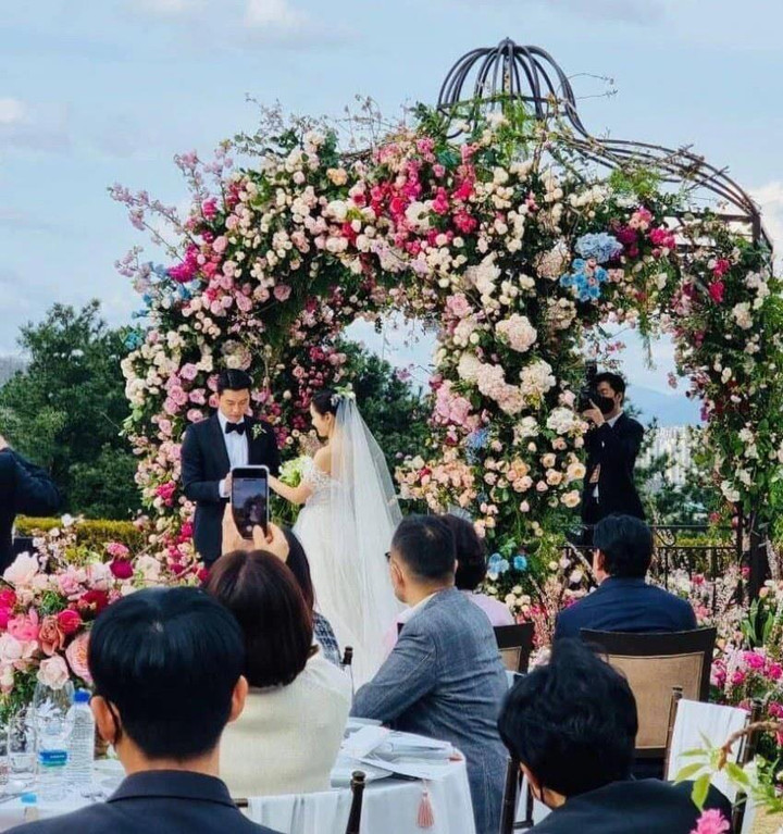 Ảnh: Những khoảnh khắc đẹp trong đám cưới Hyun Bin và Son Ye Jin - 5