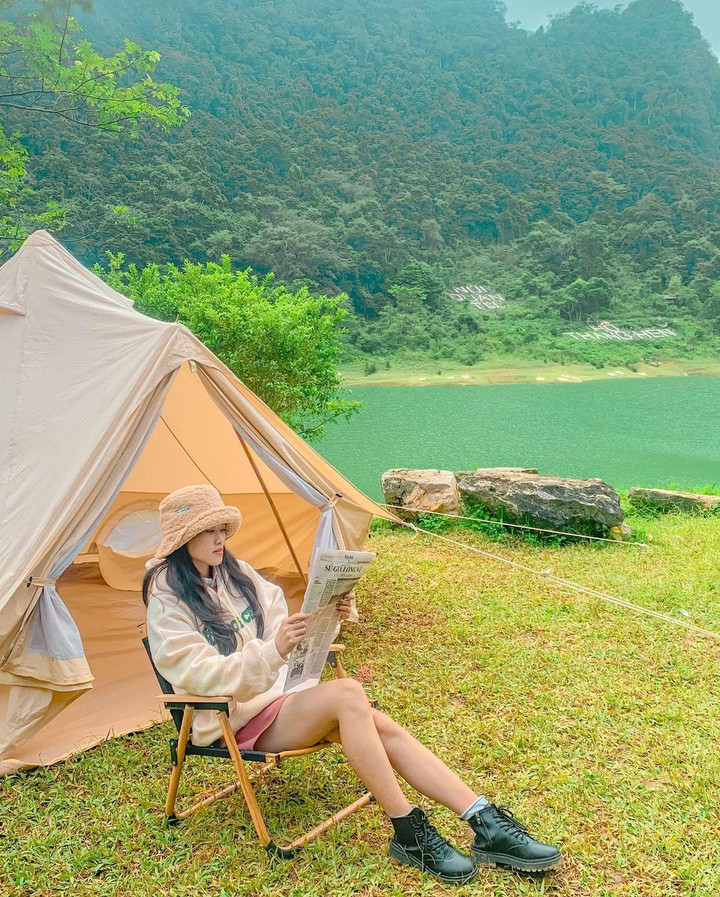 Hồ nước đẹp như tranh, quanh năm xanh màu ngọc bích nằm giữa núi rừng Cao Bằng - 9