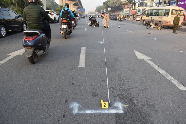 Công an Hà Nội tìm nhân chứng vụ tai nạn làm 3 người thương vong ở Nguyễn Trãi - 1