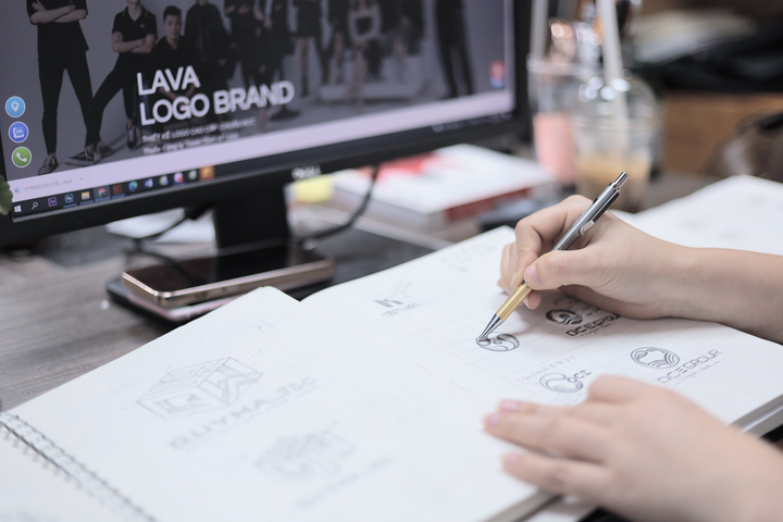 Kiều Thuý Hương, từ đôi bàn tay trắng đến 'vẽ chân dung' thương hiệu nổi tiếng - 4