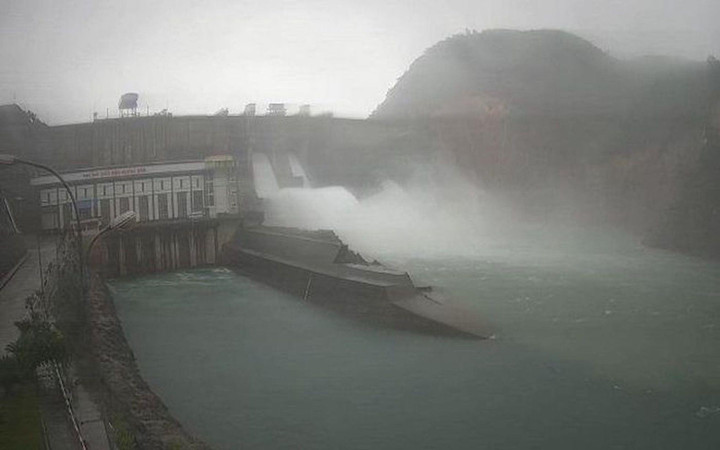 Mưa lũ miền Trung: Thuỷ điện tại Huế xả lũ, nhiều nơi ở Quảng Trị bị chia cắt - 3