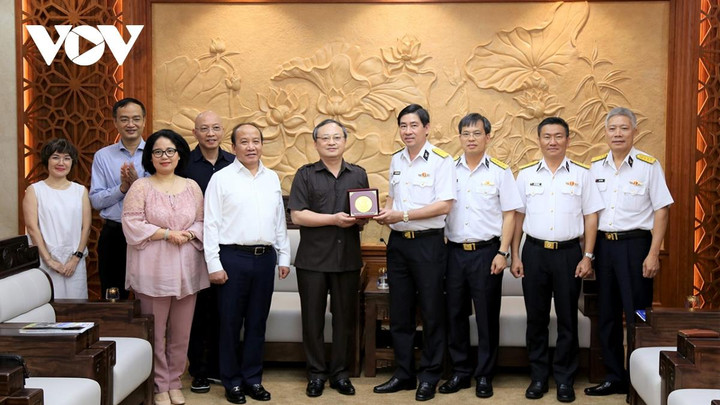 Tổng Giám đốc Đài Tiếng nói Việt Nam thăm, làm việc tại Tân Cảng Sài Gòn - 4