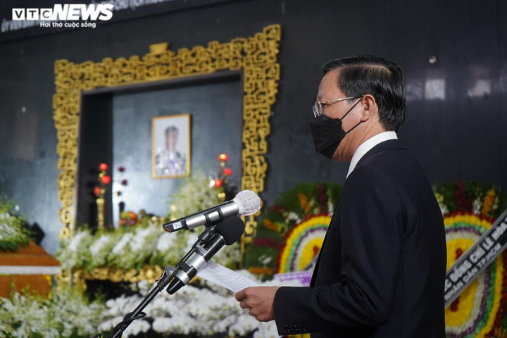 Xúc động lễ truy điệu, tiễn đưa Phó Chủ tịch Thường trực UBND TP.HCM Lê Hòa Bình - 2