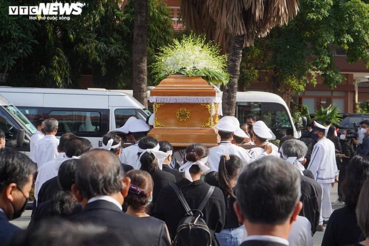 Xúc động lễ truy điệu, tiễn đưa Phó Chủ tịch Thường trực UBND TP.HCM Lê Hòa Bình - 9
