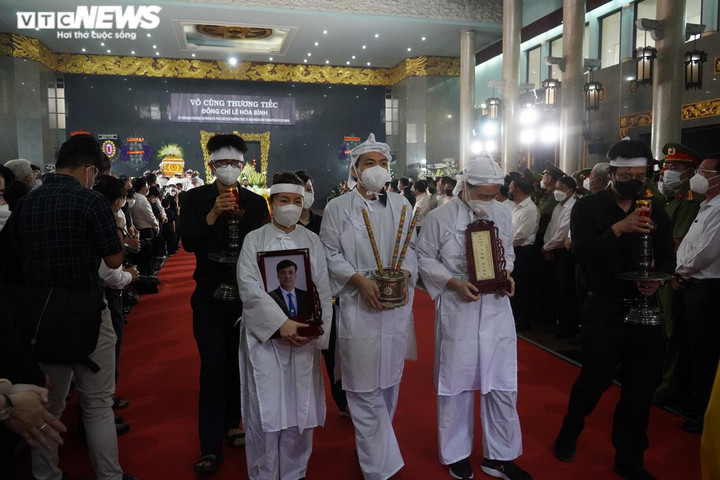 Xúc động lễ truy điệu, tiễn đưa Phó Chủ tịch Thường trực UBND TP.HCM Lê Hòa Bình - 7