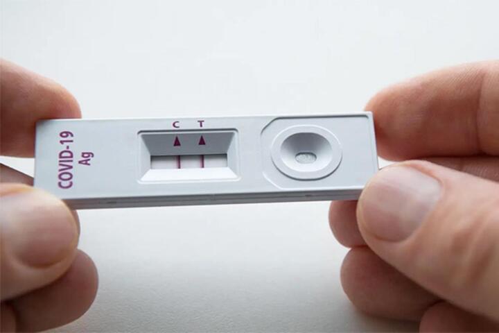 Lý do một số người chưa từng dương tính SARS-CoV-2 - 1