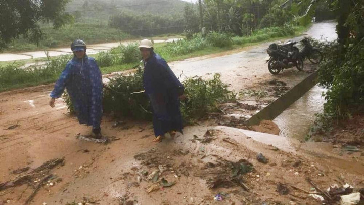 Miền Trung mưa to, nguy cơ lũ quét từ Quảng Bình đến Quảng Nam - 1