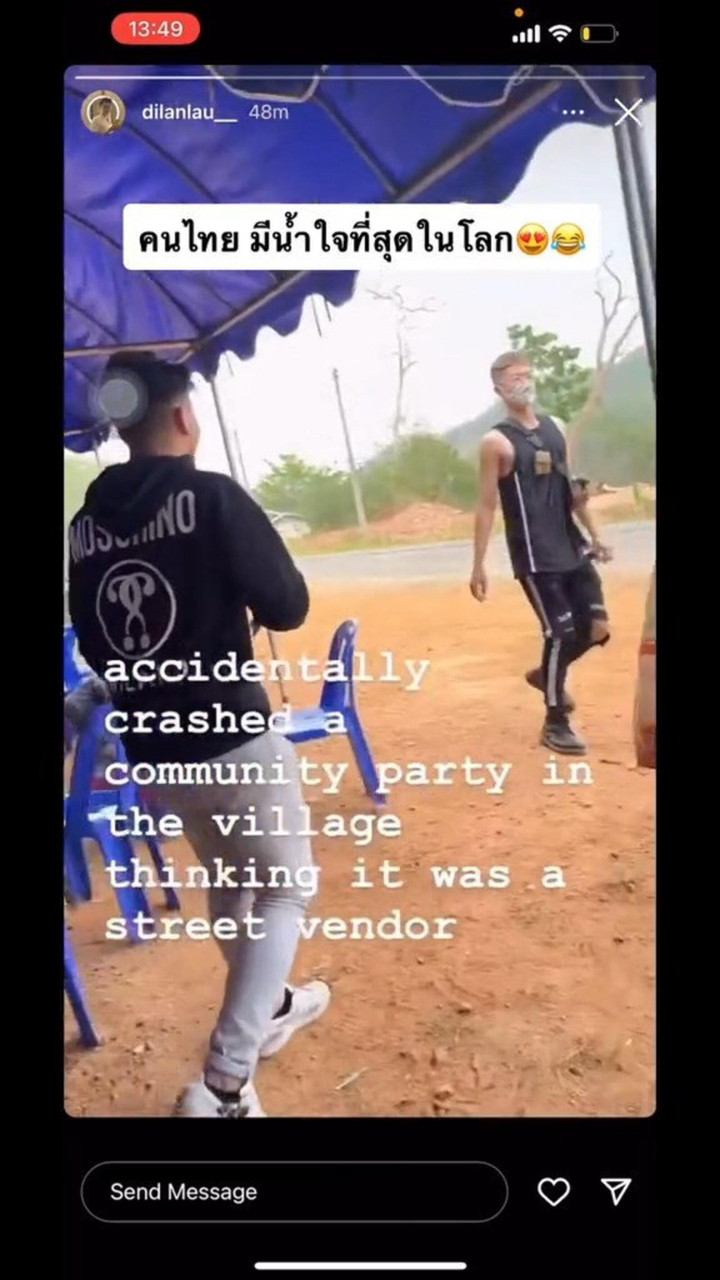 Du khách đi phượt thấy đám cưới tưởng quán ăn liền ghé vào và cái kết bất ngờ - 1