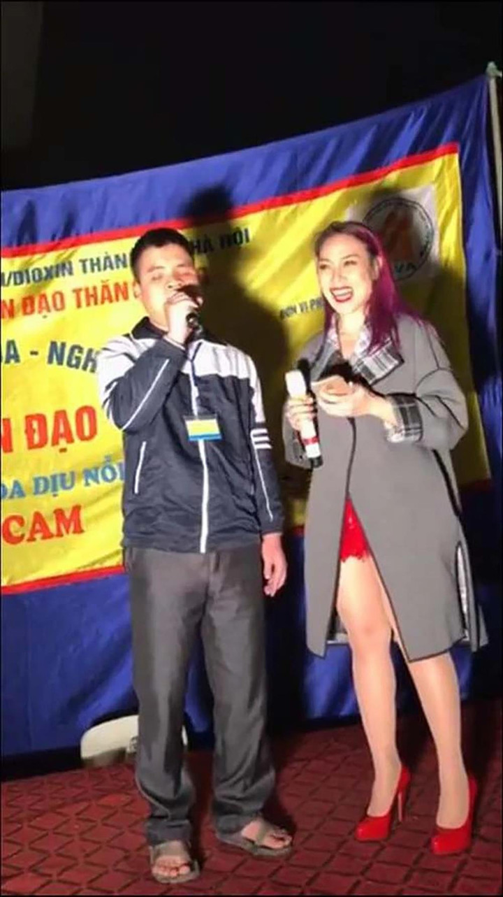 Ngọc Sơn và loạt sao Việt ghi điểm nhờ hành động ấm áp dành cho người khuyết tật - 6