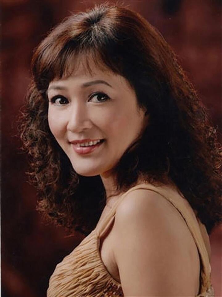 Ảnh thời trẻ kiêu sa, lộng lẫy của NSND Minh Hoà - 11