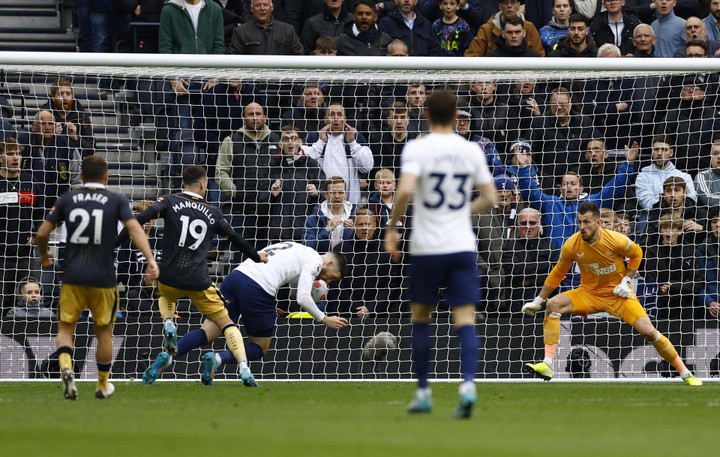 Trực tiếp bóng đá Tottenham 5-1 Newcastle: Son Heung-min chói sáng - 3