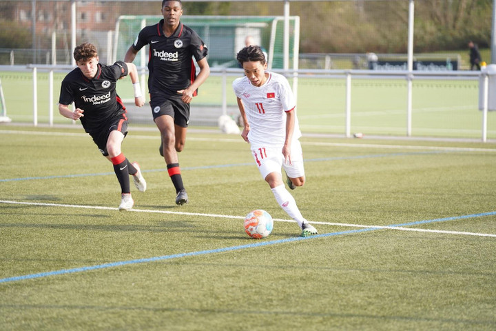 U17 Việt Nam và tuần tập huấn bổ ích tại Frankfurt - 2