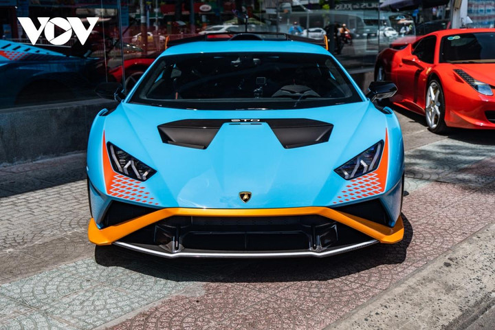 Ngắm Lamborghini Huracan STO giá gần 30 tỷ đồng tại Việt Nam - 2