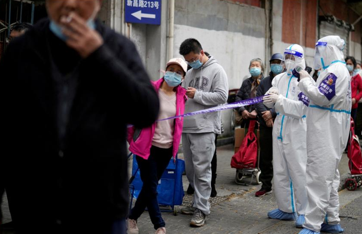 Ghi nhận kỷ lục hơn 13.000 ca COVID-19/ngày, Thượng Hải siết chặt phong tỏa - 1