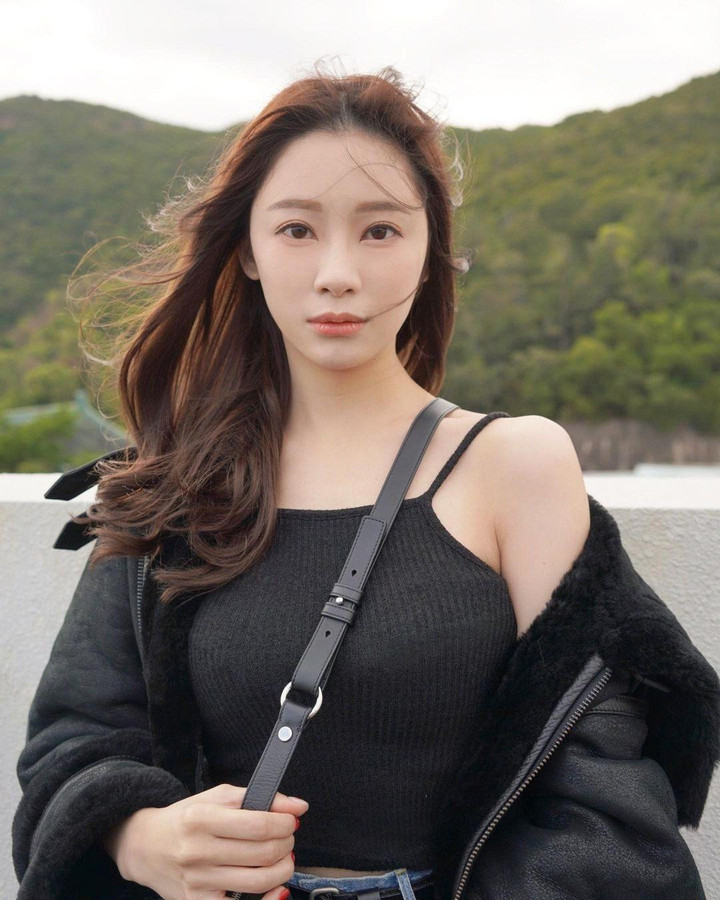 Sao nữ Hong Kong tranh giành đại gia ảnh 3 Những màn giành giật đại gia đầy ê chề của các minh tinh Hong Kong - 3