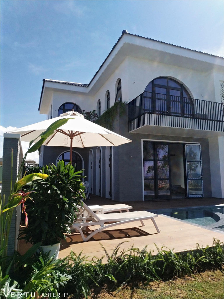 Cận cảnh biệt thự sát biển 50 tỷ đồng Tuấn Hưng mua nhân 8 năm cưới - 3