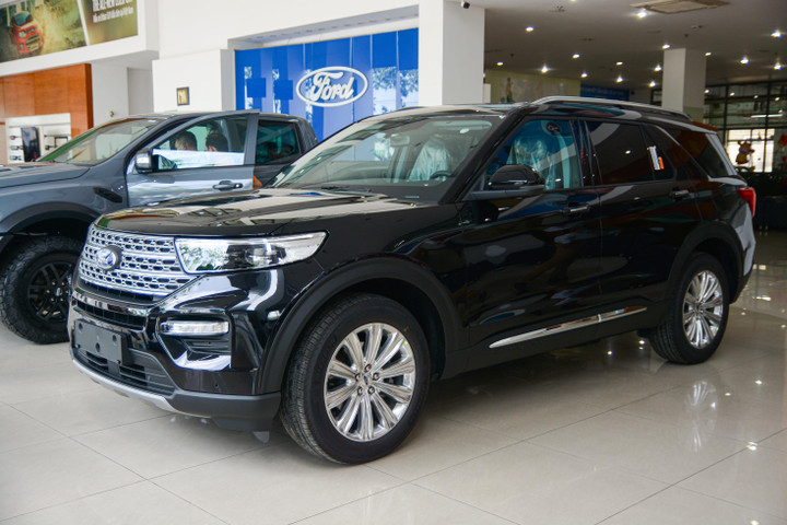 Những mẫu ôtô khan hàng, tăng giá bán tại đại lý - 4