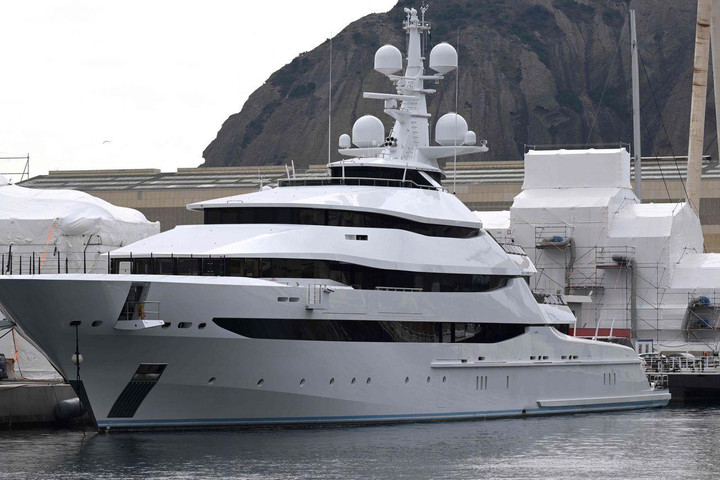 Châu Âu đau đầu xử lý tài sản tịch thu của tài phiệt Nga - 1