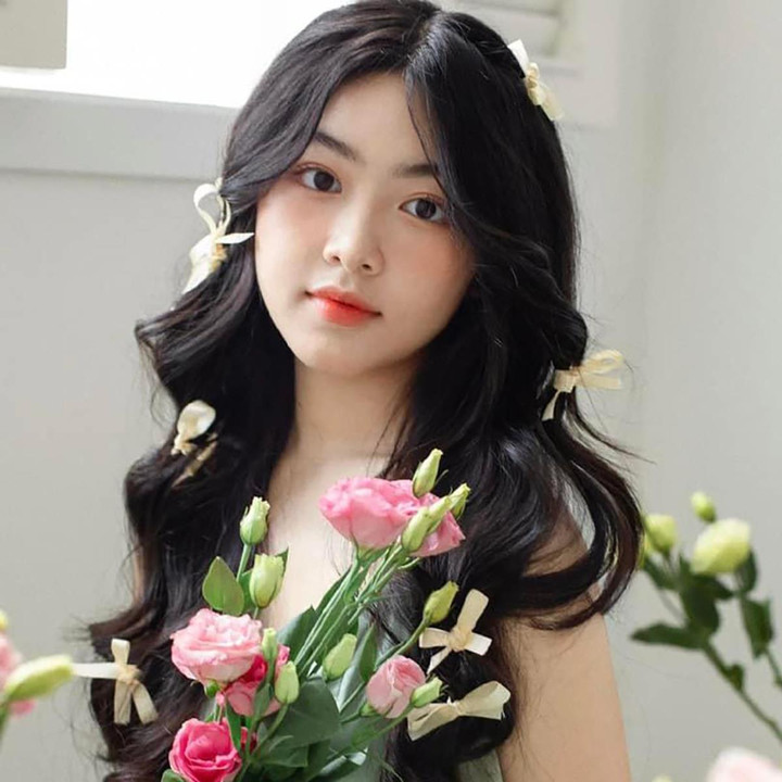 Con gái MC Quyền Linh 'đốn tim' cộng đồng mạng bởi vẻ đẹp trong veo tuổi 16 - 4