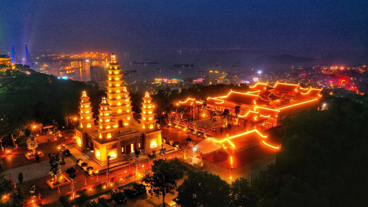 Sun World Halong Complex đón khách trở lại trải nghiệm Cáp treo Nữ Hoàng từ 2/4 - 3