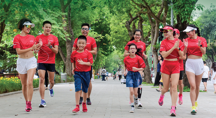 Chạy ủng hộ chương trình 'Trái tim cho em' - 1