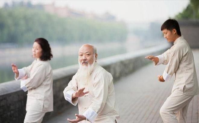 Tại sao cơ thể người già có mùi khó chịu, khắc phục ra sao? - 3