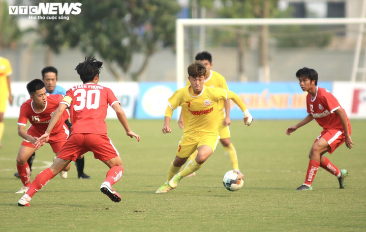 Thua ngược U19 Hà Nội, cầu thủ U19 Viettel khóc nức nở - 1