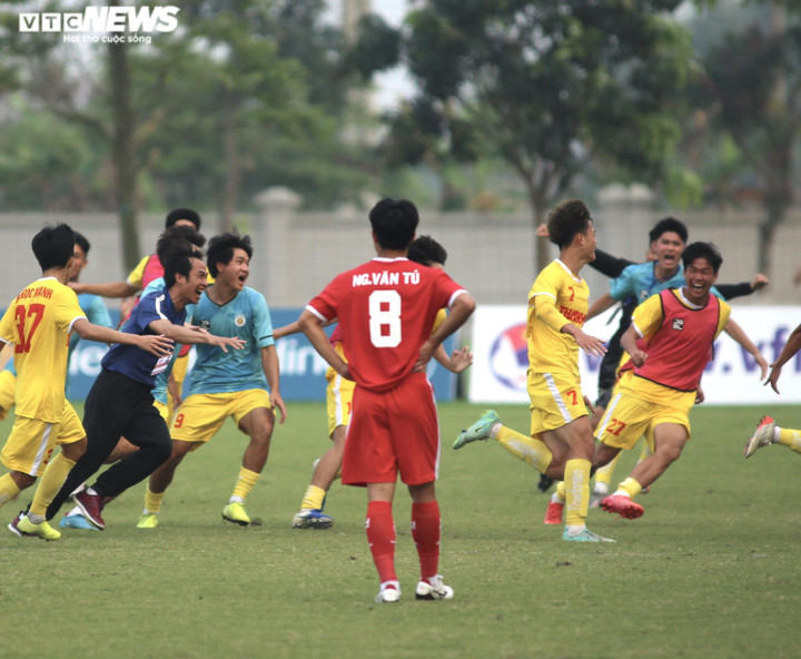 Thua ngược U19 Hà Nội, cầu thủ U19 Viettel khóc nức nở - 9