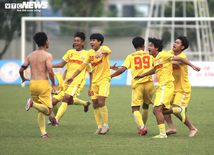 Thua ngược U19 Hà Nội, cầu thủ U19 Viettel khóc nức nở - 10
