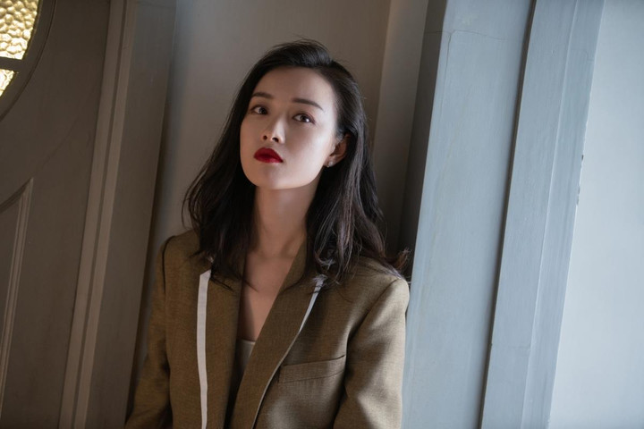 Thần thái Lưu Thi Thi, Nghê Ni giúp tăng rating phim 'Năm tháng tươi đẹp' - 2