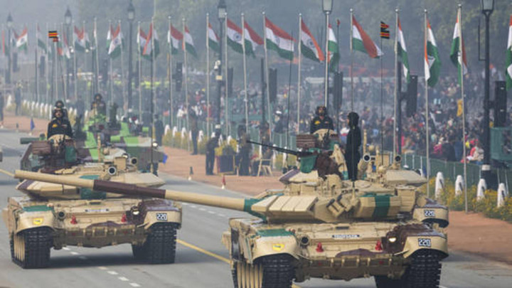 Mỹ cảnh báo Ấn Độ mua vũ khí của Nga hoàn toàn không có lợi - 1