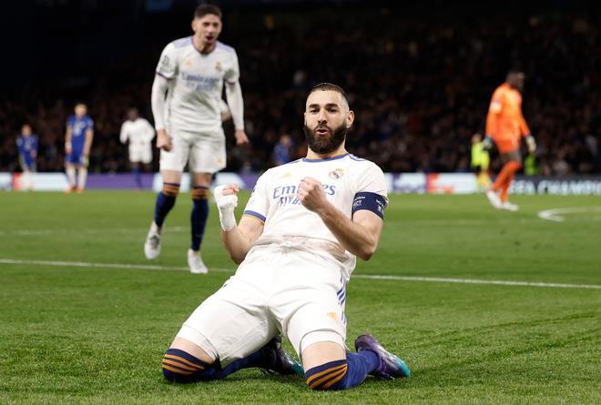 Benzema và cú hat-trick rung chuyển Champions League - 1
