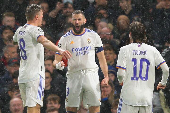 Benzema và cú hat-trick rung chuyển Champions League - 3