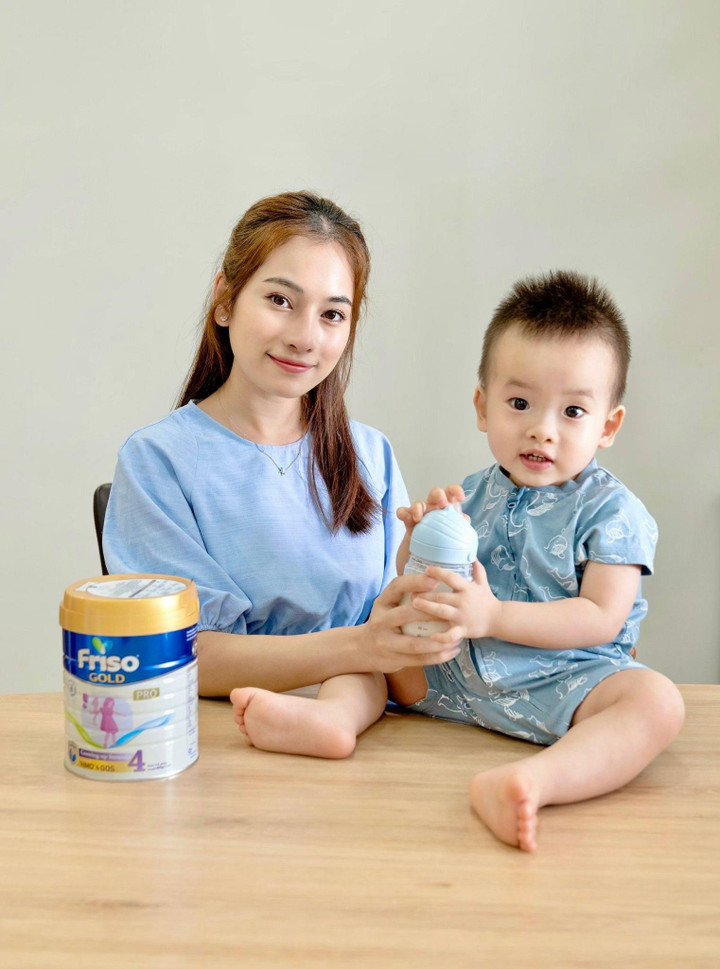 Sara Lưu khoe ảnh hai nhóc tì, cục cưng nhà Lan Khuê không hề kém cạnh - 6