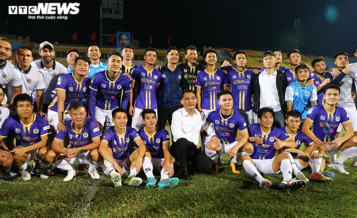 Quang Hải rớm nước mắt trong ngày chia tay Hà Nội FC - 5