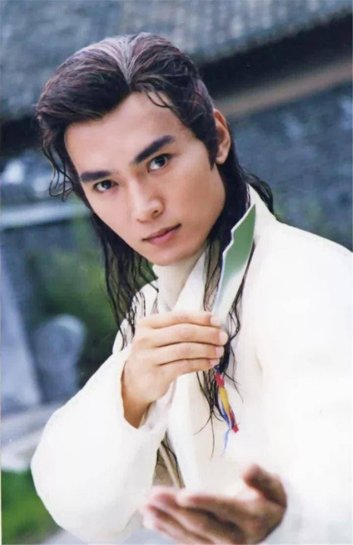 Vẻ đẹp trai khiến fan nữ điên cuồng của các 'nam thần' Hoa ngữ thời trẻ - 10