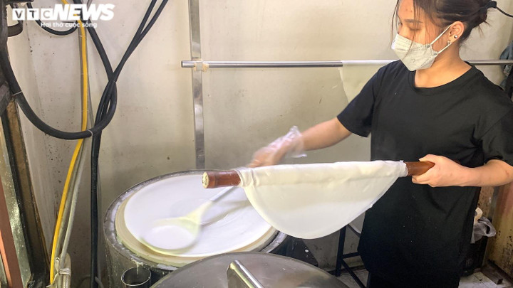 Quán phở tự tráng của người H'mông nức tiếng giữa Hà Nội, bán vài trăm bát/ngày - 6