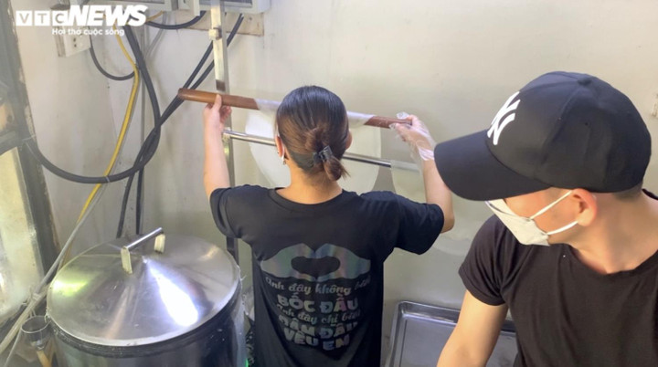 Quán phở tự tráng của người H'mông nức tiếng giữa Hà Nội, bán vài trăm bát/ngày - 5