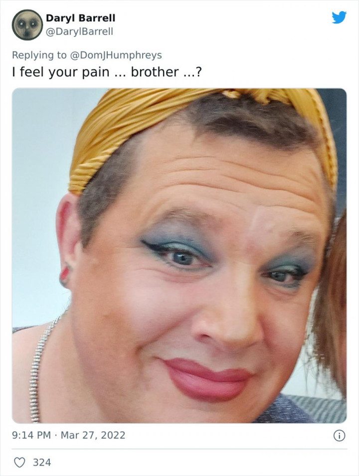 Loạt ảnh hài hước các ông bố 'chịu trận' để con gái trang điểm - 8