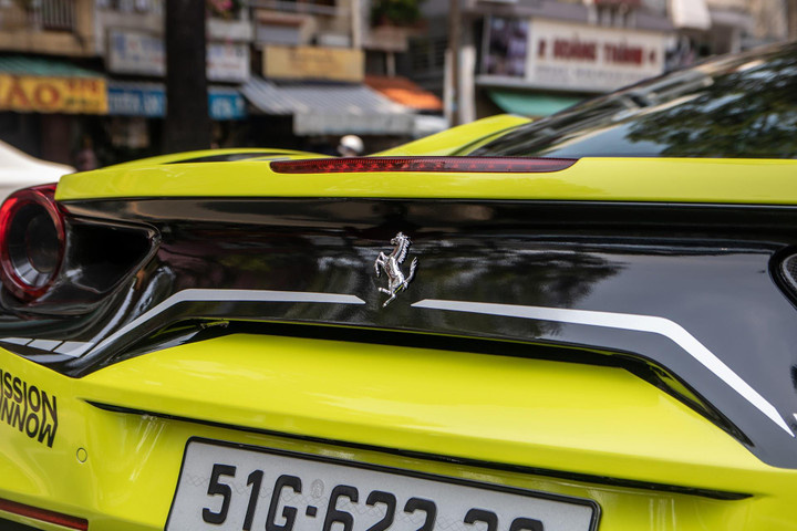 Ferrari 488 GTB ảnh 11 Ferrari 488 GTB làm mới theo phong cách xe đua tại TP.HCM - 11