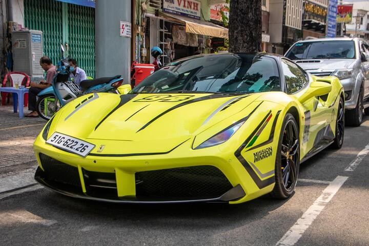 Ferrari 488 GTB làm mới theo phong cách xe đua tại TP.HCM - 3