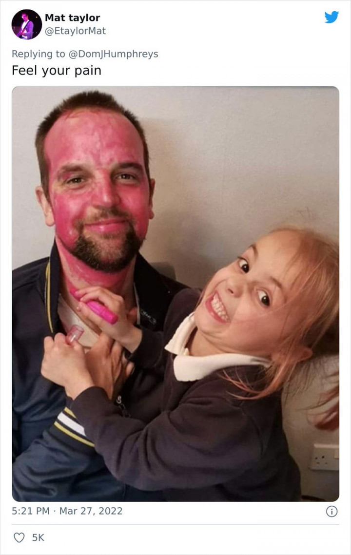 Loạt ảnh hài hước các ông bố 'chịu trận' để con gái trang điểm - 7