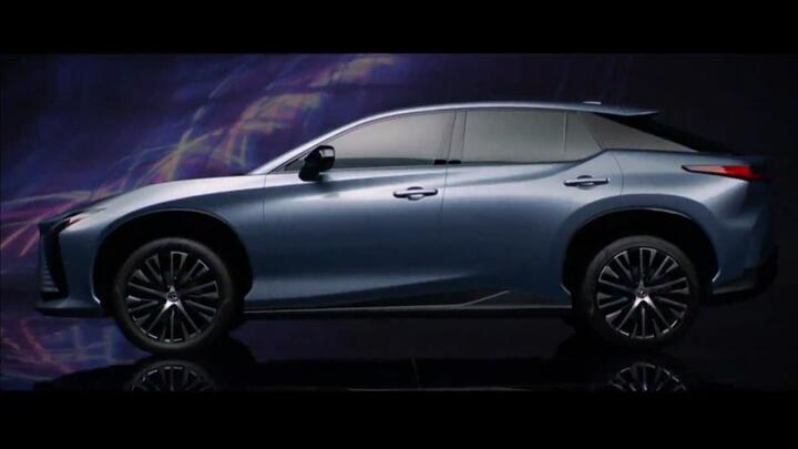 Lexus RZ 450e 2023 hé lộ hình ảnh ngoại thất - 12